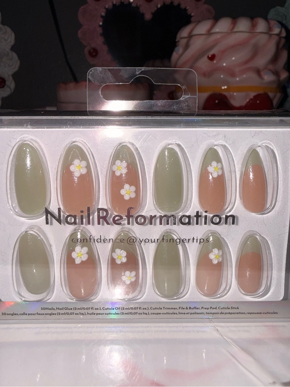 Nail Reformation Olive Green & Nude Daisy Press-On Nail Set